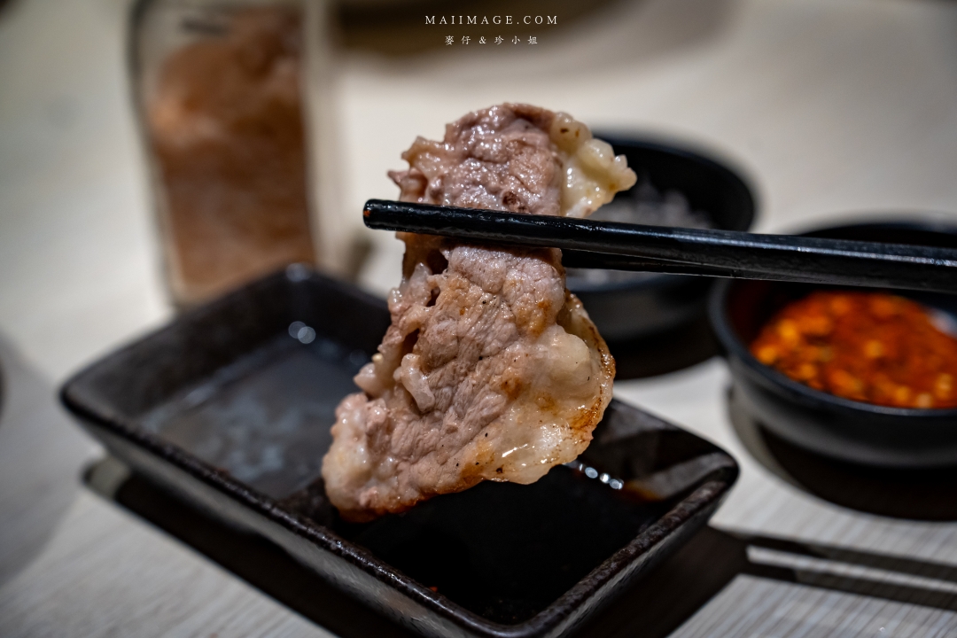 【新店美食】牛燒肉Yakiniku～頂級和牛海陸雙人套餐價格親民又實惠！澳洲Ｍ9和牛燒肉一個人千元有找，新店日式和牛燒肉推薦，新店七張站美食推薦。