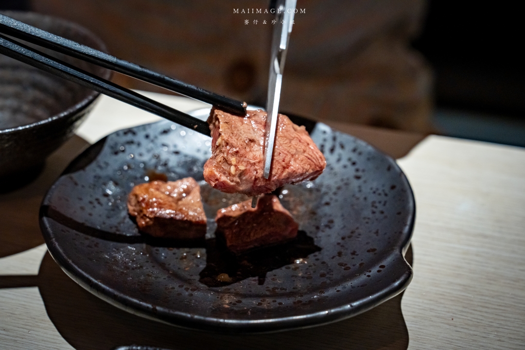 【新店美食】牛燒肉Yakiniku～頂級和牛海陸雙人套餐價格親民又實惠！澳洲Ｍ9和牛燒肉一個人千元有找，新店日式和牛燒肉推薦，新店七張站美食推薦。