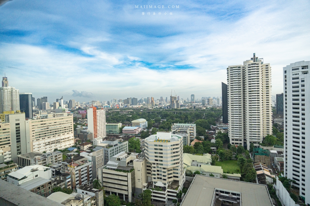 【泰國住宿推薦】Royal Benja Hotel皇家本佳飯店～24小時開放的泰式餐廳想吃隨時吃得到，泰國曼谷BTS NANA區住宿推薦