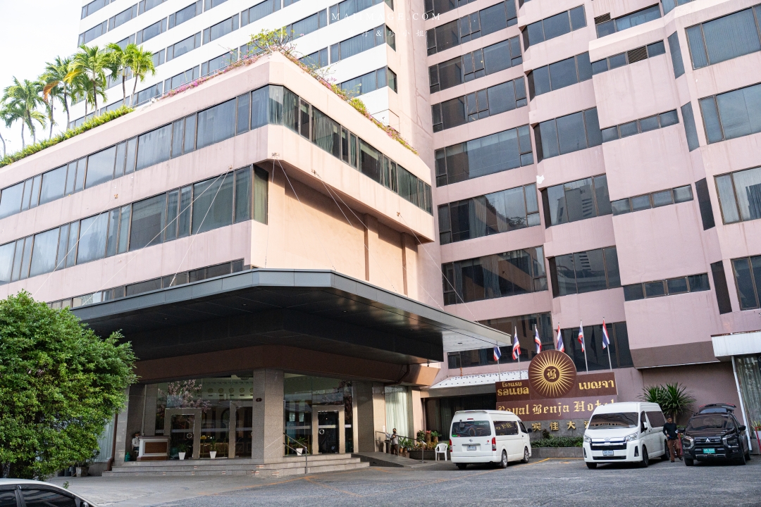 【泰國住宿推薦】Royal Benja Hotel皇家本佳飯店～24小時開放的泰式餐廳想吃隨時吃得到，泰國曼谷BTS NANA區住宿推薦