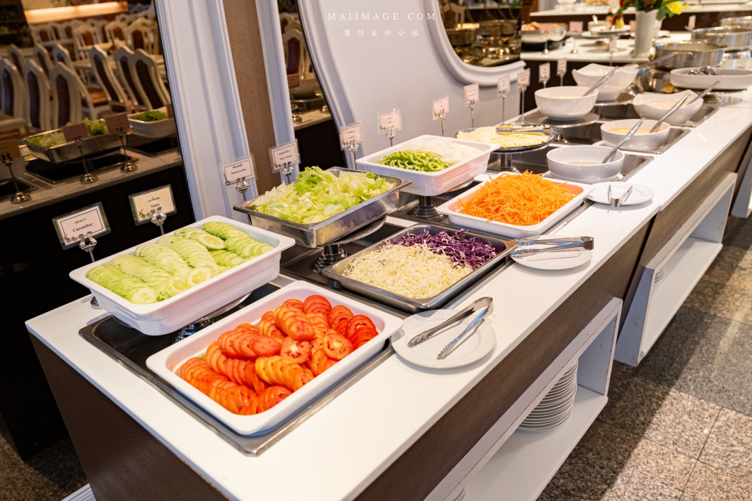 【泰國住宿推薦】Royal Benja Hotel皇家本佳飯店～24小時開放的泰式餐廳想吃隨時吃得到，泰國曼谷BTS NANA區住宿推薦