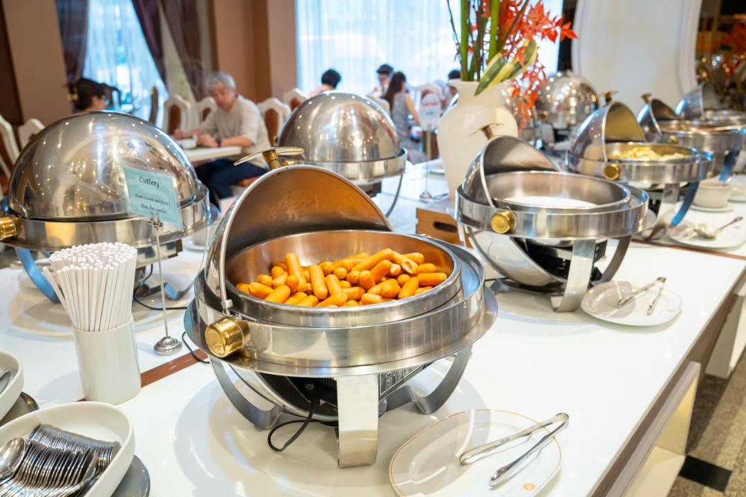 【泰國住宿推薦】Royal Benja Hotel皇家本佳飯店～24小時開放的泰式餐廳想吃隨時吃得到，泰國曼谷BTS NANA區住宿推薦