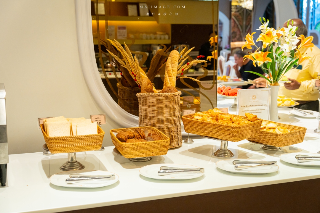 【泰國住宿推薦】Royal Benja Hotel皇家本佳飯店～24小時開放的泰式餐廳想吃隨時吃得到，泰國曼谷BTS NANA區住宿推薦