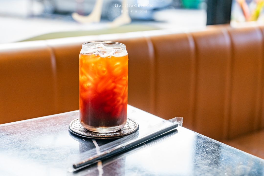 【曼谷咖啡】GOOSE CAFE～曼谷BTS帕卡儂站 Phra Khanong (E8)咖啡館推薦，整間店都是『鵝』元素。曼谷BTS美食推薦