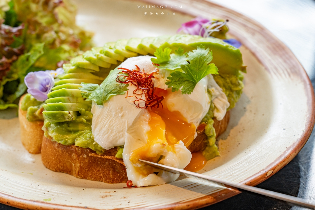 【曼谷咖啡】GOOSE CAFE～曼谷BTS帕卡儂站 Phra Khanong (E8)咖啡館推薦，整間店都是『鵝』元素。曼谷BTS美食推薦