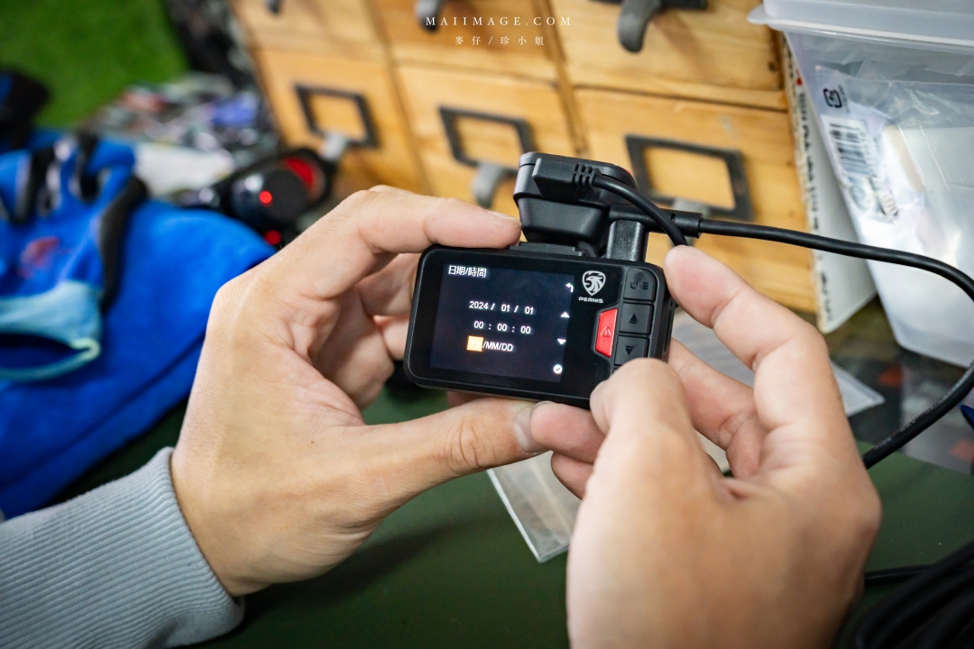 【台北行車記錄器安裝】太子牙國際有限公司～Pernis T221星光夜視行車記錄器，安裝施工仔細服務又耐心，台北南港區行車記錄器安裝推薦。