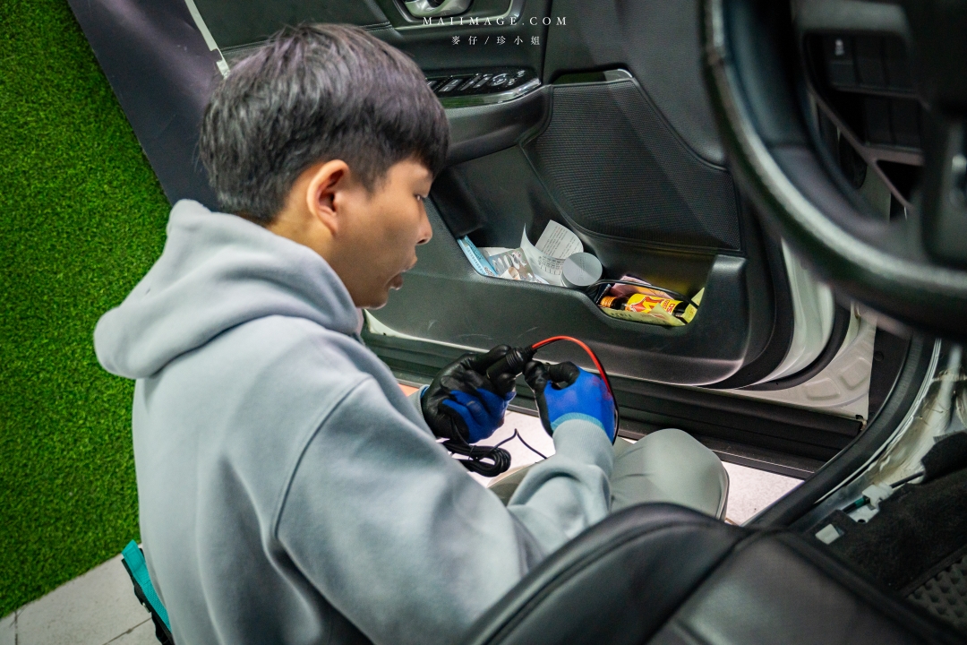 【台北行車記錄器安裝】太子牙國際有限公司～Pernis T221星光夜視行車記錄器，安裝施工仔細服務又耐心，台北南港區行車記錄器安裝推薦。