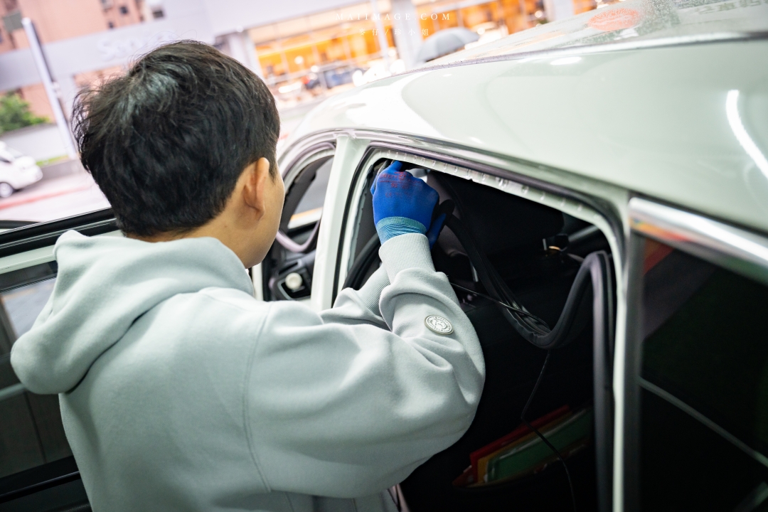 【台北行車記錄器安裝】太子牙國際有限公司～Pernis T221星光夜視行車記錄器，安裝施工仔細服務又耐心，台北南港區行車記錄器安裝推薦。