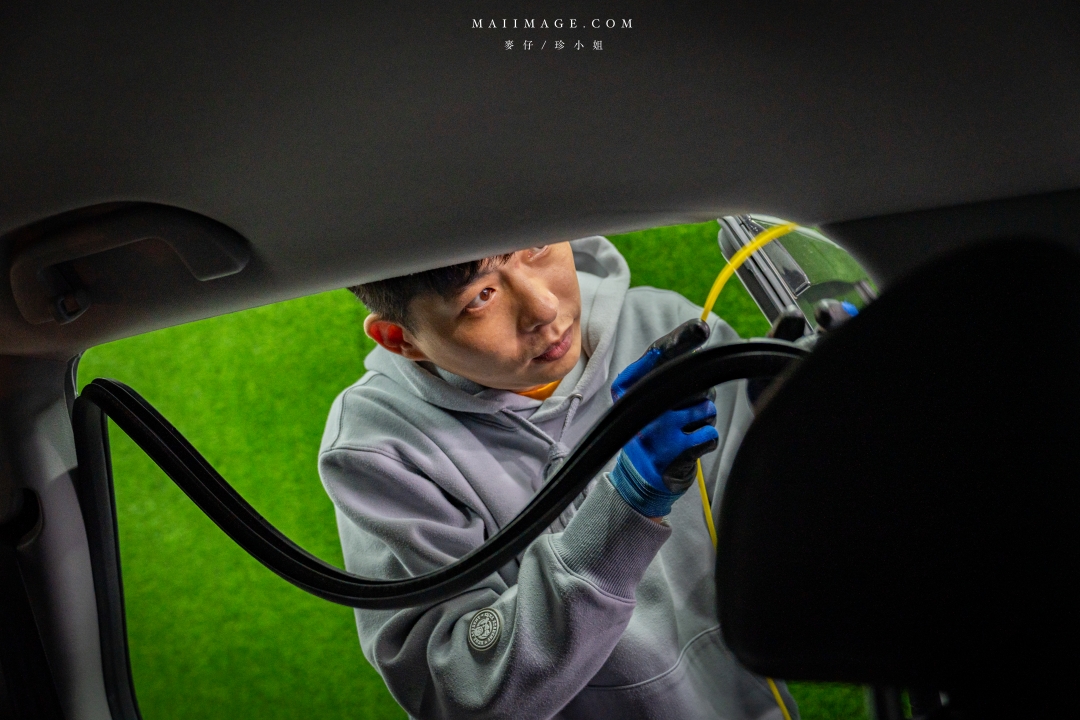 【台北行車記錄器安裝】太子牙國際有限公司～Pernis T221星光夜視行車記錄器，安裝施工仔細服務又耐心，台北南港區行車記錄器安裝推薦。