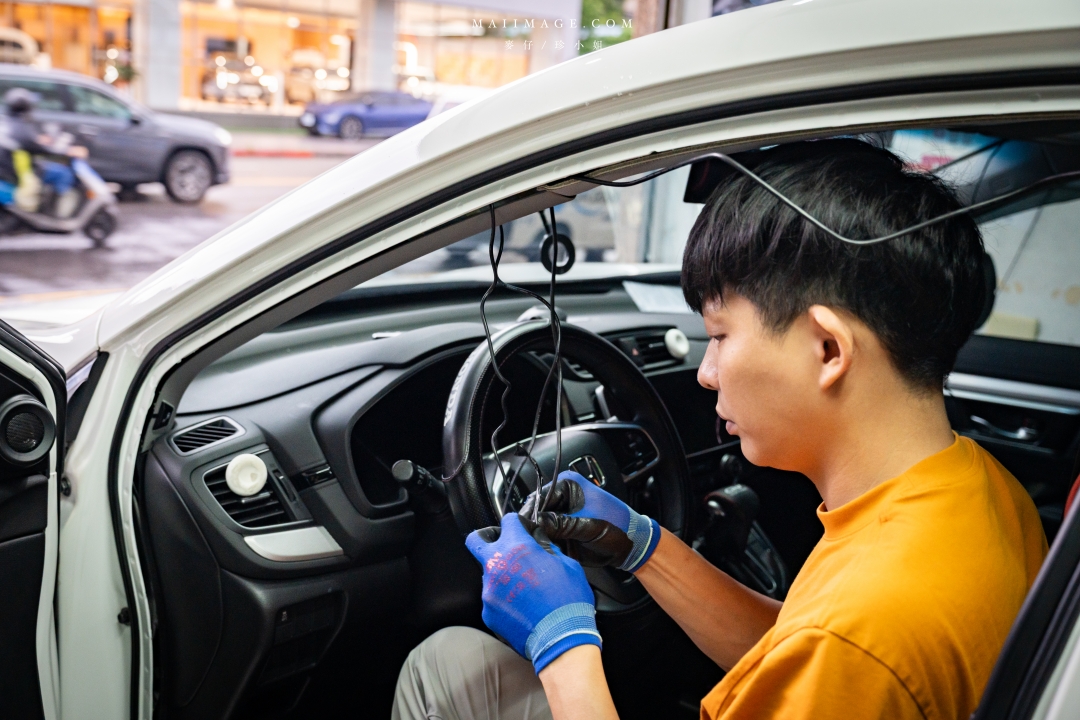 【台北行車記錄器安裝】太子牙國際有限公司～Pernis T221星光夜視行車記錄器，安裝施工仔細服務又耐心，台北南港區行車記錄器安裝推薦。