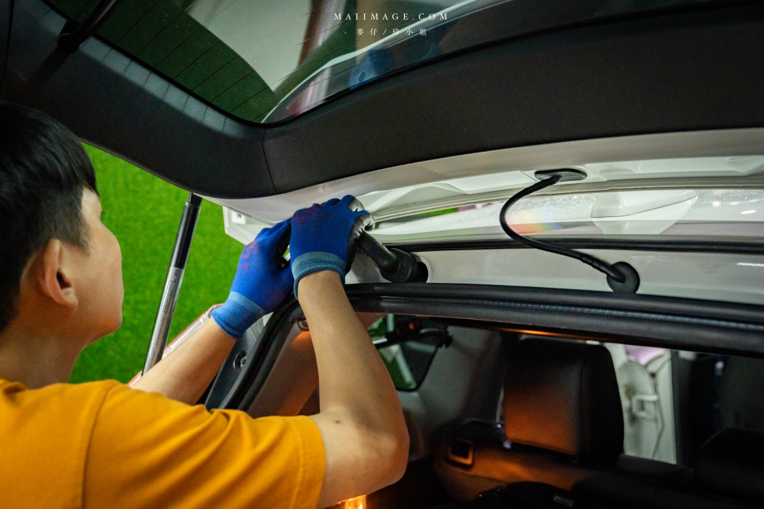 【台北行車記錄器安裝】太子牙國際有限公司～Pernis T221星光夜視行車記錄器，安裝施工仔細服務又耐心，台北南港區行車記錄器安裝推薦。