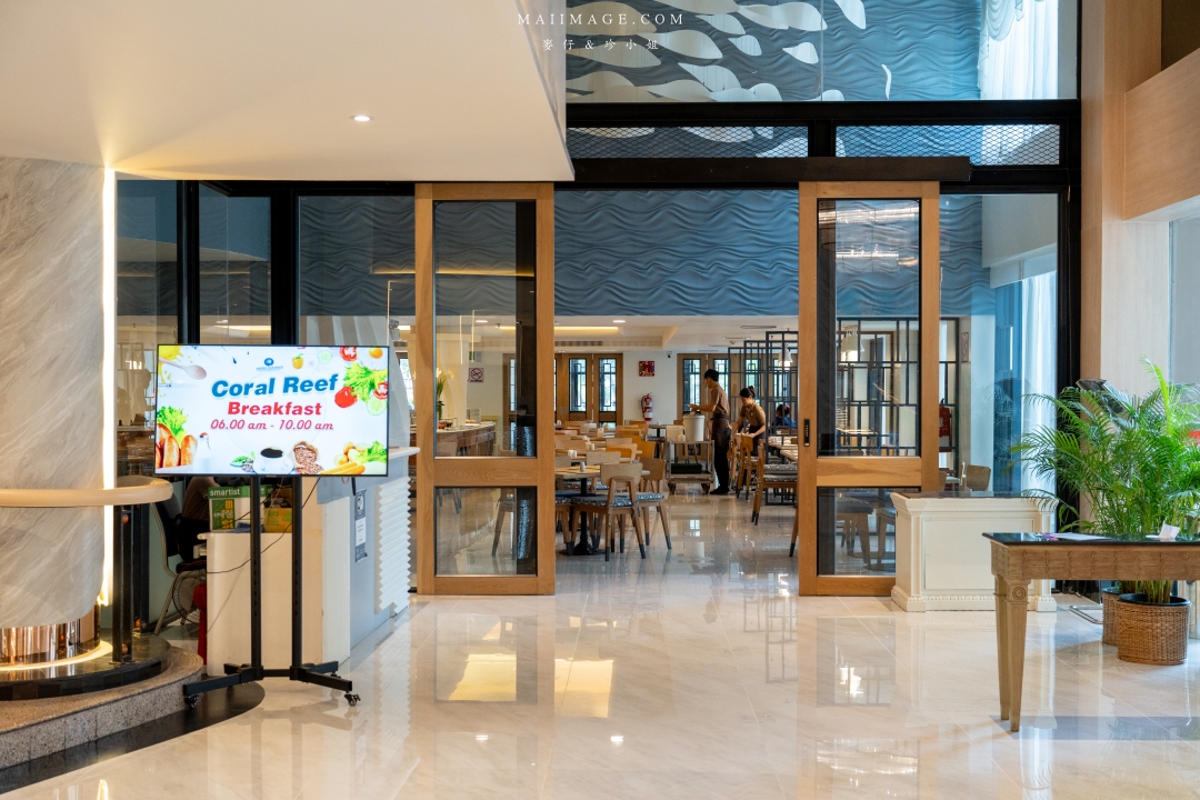 【泰國芭達雅住宿】Jomtien Palm Beach Hotel & Resort ~百萬海景房芭達雅中天海灘飯店推薦。飯店內就有設置保齡球館還有河道式無邊際泳池,渡假首選。 【泰國芭達雅住宿】Jomtien Palm Beach Hotel & Resort ~百萬海景房芭達雅中天海灘飯店推薦。飯店內就有設置保齡球館還有河道式無邊際泳池,渡假首選。