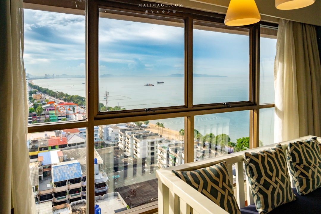 【泰國芭達雅住宿】Jomtien Palm Beach Hotel & Resort ~百萬海景房芭達雅中天海灘飯店推薦。飯店內就有設置保齡球館還有河道式無邊際泳池,渡假首選。 【泰國芭達雅住宿】Jomtien Palm Beach Hotel & Resort ~百萬海景房芭達雅中天海灘飯店推薦。飯店內就有設置保齡球館還有河道式無邊際泳池,渡假首選。