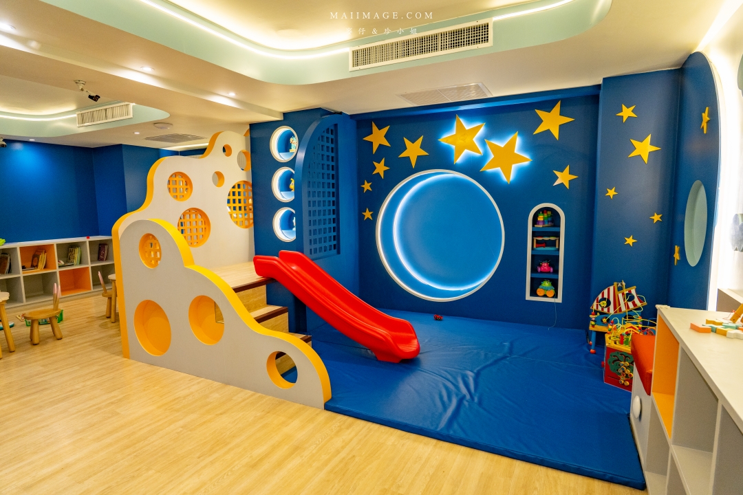 【泰國芭達雅住宿】Jomtien Palm Beach Hotel & Resort ~百萬海景房芭達雅中天海灘飯店推薦。飯店內就有設置保齡球館還有河道式無邊際泳池,渡假首選。 【泰國芭達雅住宿】Jomtien Palm Beach Hotel & Resort ~百萬海景房芭達雅中天海灘飯店推薦。飯店內就有設置保齡球館還有河道式無邊際泳池,渡假首選。