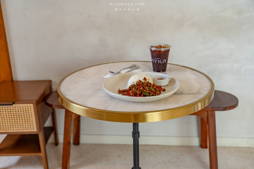 【芭達雅咖啡推薦】CASA MYCA คาซ่ามิก้า~Jomtien Palm Beach Hotel & Resort旁的純白系質感空間,摩洛哥風格設計相當好拍。Pattaya Dontan Beach旅遊隱藏版行程推薦 【芭達雅咖啡推薦】CASA MYCA คาซ่ามิก้า~Jomtien Palm Beach Hotel & Resort旁的純白系質感空間,摩洛哥風格設計相當好拍。Pattaya Dontan Beach旅遊隱藏版行程推薦