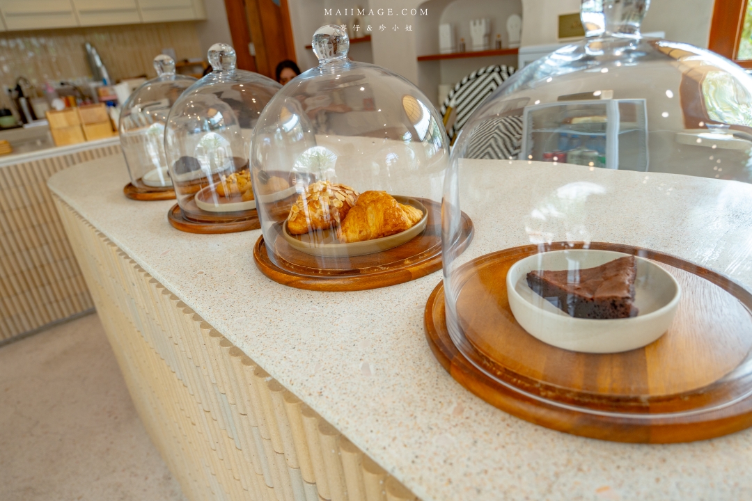 【芭達雅咖啡推薦】CASA MYCA คาซ่ามิก้า~Jomtien Palm Beach Hotel & Resort旁的純白系質感空間,摩洛哥風格設計相當好拍。Pattaya Dontan Beach旅遊隱藏版行程推薦 【芭達雅咖啡推薦】CASA MYCA คาซ่ามิก้า~Jomtien Palm Beach Hotel & Resort旁的純白系質感空間,摩洛哥風格設計相當好拍。Pattaya Dontan Beach旅遊隱藏版行程推薦