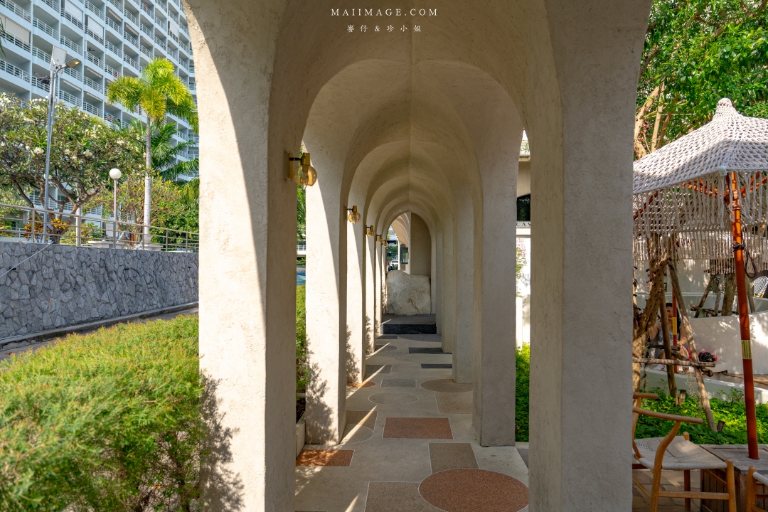 【芭達雅咖啡推薦】CASA MYCA คาซ่ามิก้า~Jomtien Palm Beach Hotel & Resort旁的純白系質感空間,摩洛哥風格設計相當好拍。Pattaya Dontan Beach旅遊隱藏版行程推薦 【芭達雅咖啡推薦】CASA MYCA คาซ่ามิก้า~Jomtien Palm Beach Hotel & Resort旁的純白系質感空間,摩洛哥風格設計相當好拍。Pattaya Dontan Beach旅遊隱藏版行程推薦