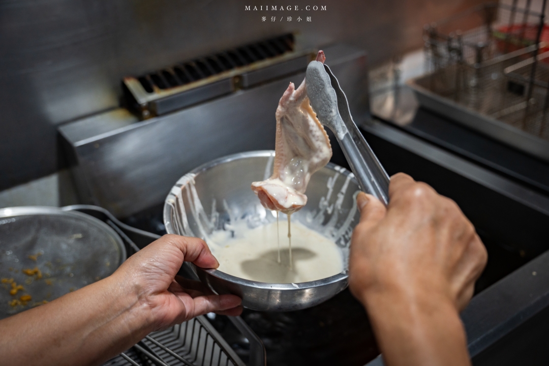 【基隆美食】鮮樂炸雞 基隆總店～基隆在地人都推薦的高人氣炸雞專賣店，必點獨家小卷天婦羅、脆皮雞排。基隆信義區美食、基隆廟口夜市美食