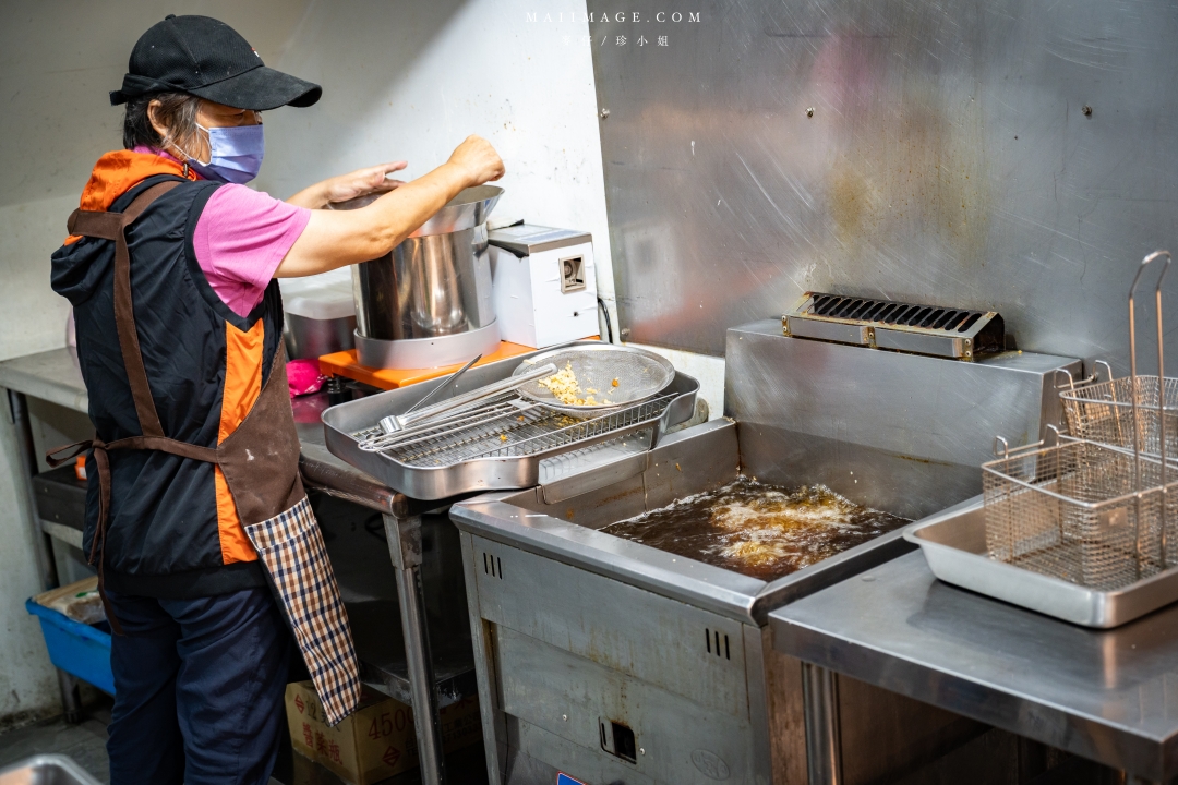 【基隆美食】鮮樂炸雞 基隆總店~基隆在地人都推薦的高人氣炸雞專賣店,必點獨家小卷天婦羅、脆皮雞排。基隆信義區美食、基隆廟口夜市美食 【基隆美食】鮮樂炸雞 基隆總店~基隆在地人都推薦的高人氣炸雞專賣店,必點獨家小卷天婦羅、脆皮雞排。基隆信義區美食、基隆廟口夜市美食