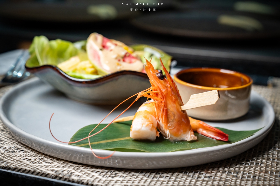 【桃園中壢美食】粋 割烹鐵板燒～隱身在二樓的全預約制無菜單鐵板燒，一個價位可以享受海陸雙主餐。老闆用料不手軟價格又實惠。中壢頂級鐵板燒推薦、中壢約會餐廳推薦