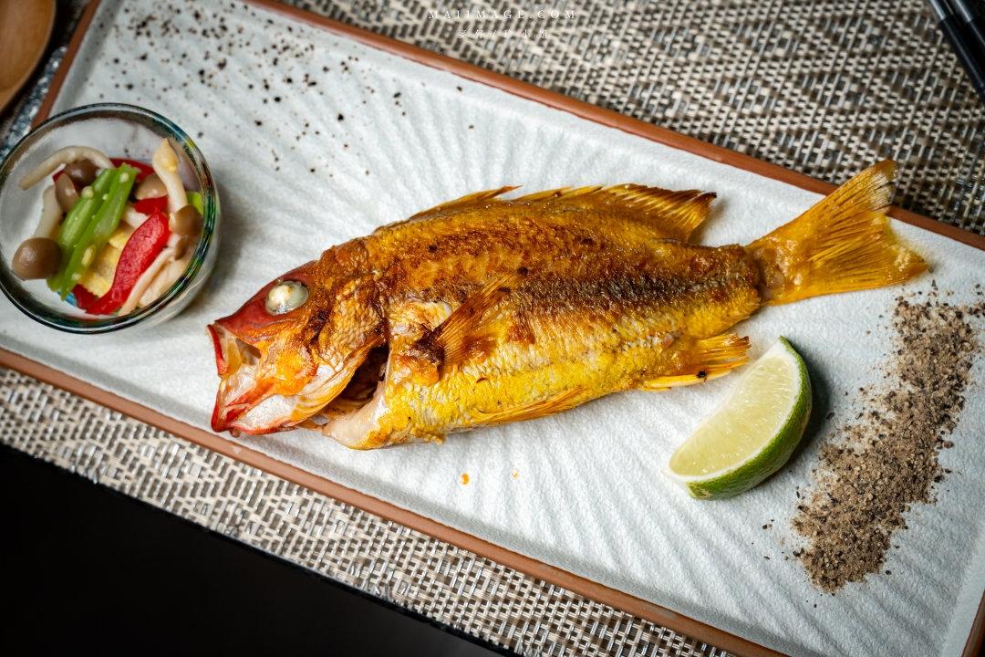 【桃園中壢美食】粋 割烹鐵板燒～隱身在二樓的全預約制無菜單鐵板燒，一個價位可以享受海陸雙主餐。老闆用料不手軟價格又實惠。中壢頂級鐵板燒推薦、中壢約會餐廳推薦