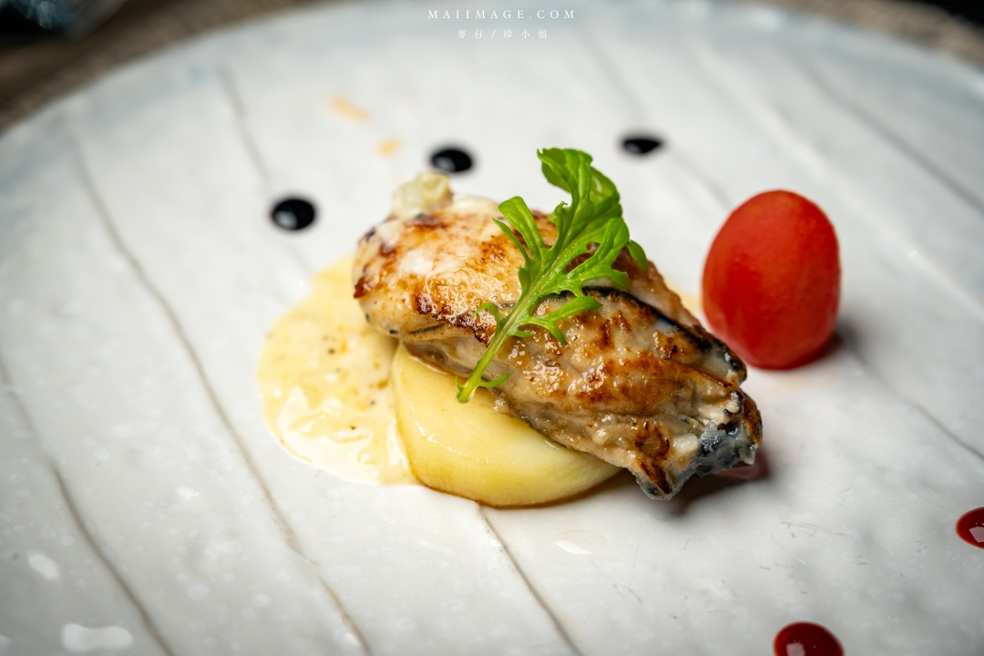 【桃園中壢美食】粋 割烹鐵板燒～隱身在二樓的全預約制無菜單鐵板燒，一個價位可以享受海陸雙主餐。老闆用料不手軟價格又實惠。中壢頂級鐵板燒推薦、中壢約會餐廳推薦