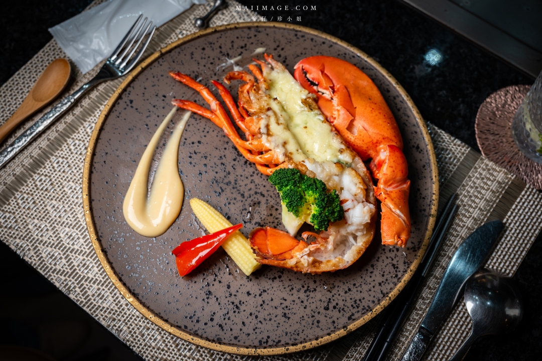 【桃園中壢美食】粋 割烹鐵板燒～隱身在二樓的全預約制無菜單鐵板燒，一個價位可以享受海陸雙主餐。老闆用料不手軟價格又實惠。中壢頂級鐵板燒推薦、中壢約會餐廳推薦