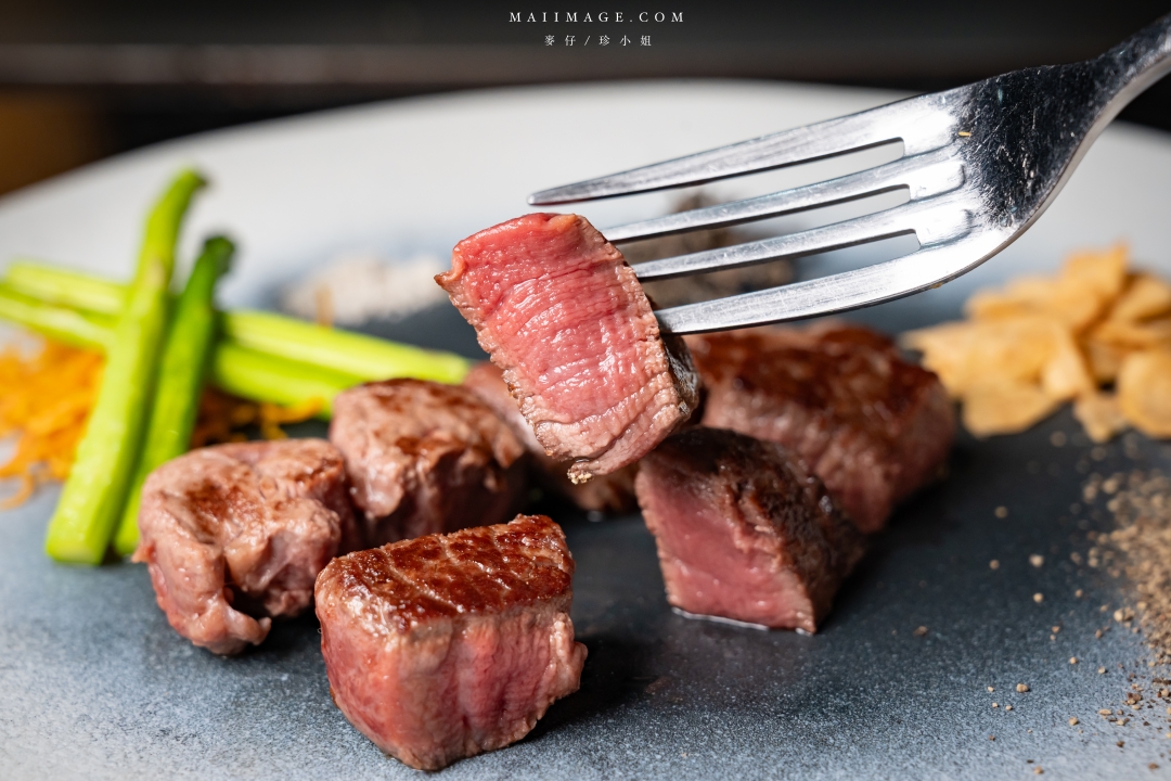 【桃園中壢美食】粋 割烹鐵板燒～隱身在二樓的全預約制無菜單鐵板燒，一個價位可以享受海陸雙主餐。老闆用料不手軟價格又實惠。中壢頂級鐵板燒推薦、中壢約會餐廳推薦