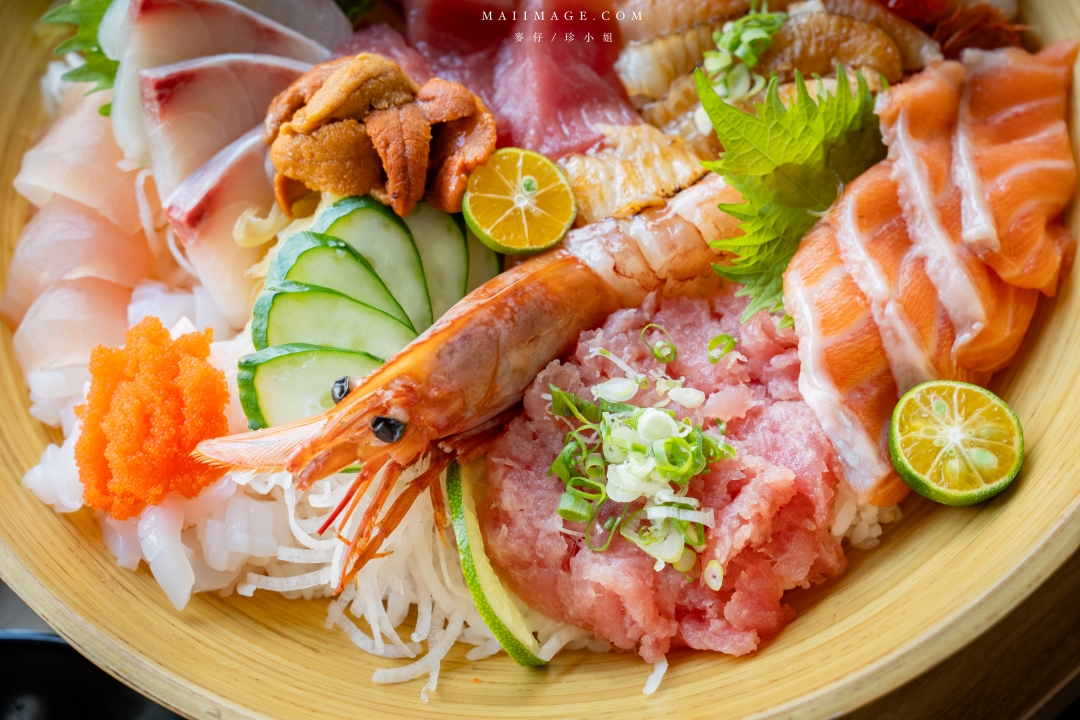 【三峽美食】鯓丼～三峽老街必訪的刺身丼飯專賣店！不只生魚片強他們的關東煮跟丼飯也夠水準。