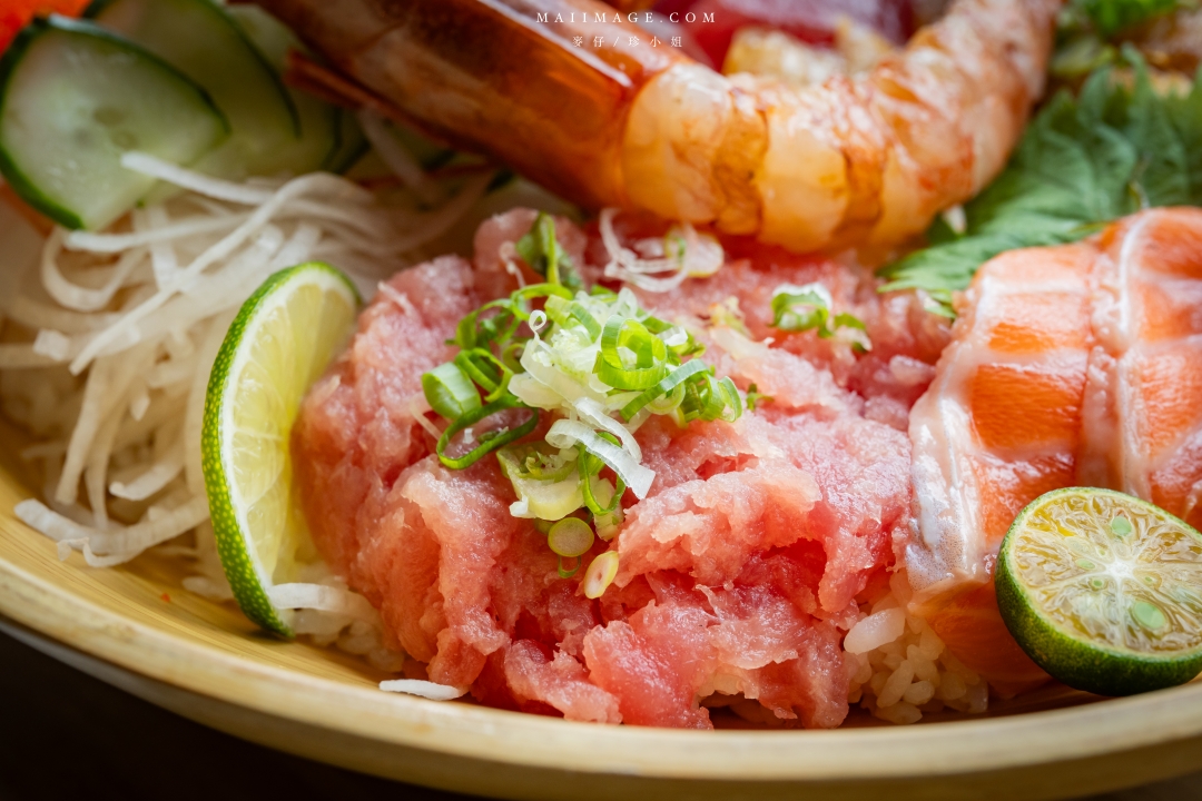 【三峽美食】鯓丼～三峽老街必訪的刺身丼飯專賣店！不只生魚片強他們的關東煮跟丼飯也夠水準。