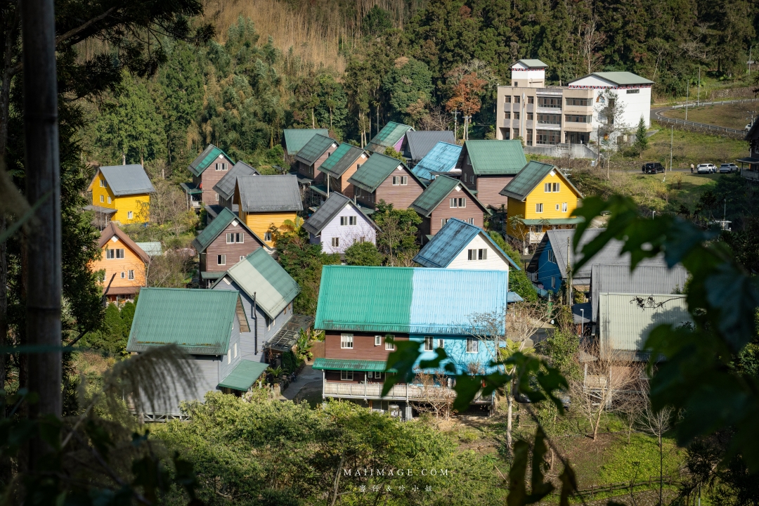 【嘉義散策】嘉義阿里山兩天一夜行程懶人包~ 台版合掌村『得恩亞納社區』、佳鶯風味餐館、井頂咖啡莊園茗茶、觀音瀑布、公興森態園區、奮起湖 【嘉義散策】嘉義阿里山兩天一夜行程懶人包~ 台版合掌村『得恩亞納社區』、佳鶯風味餐館、井頂咖啡莊園茗茶、觀音瀑布、公興森態園區、奮起湖