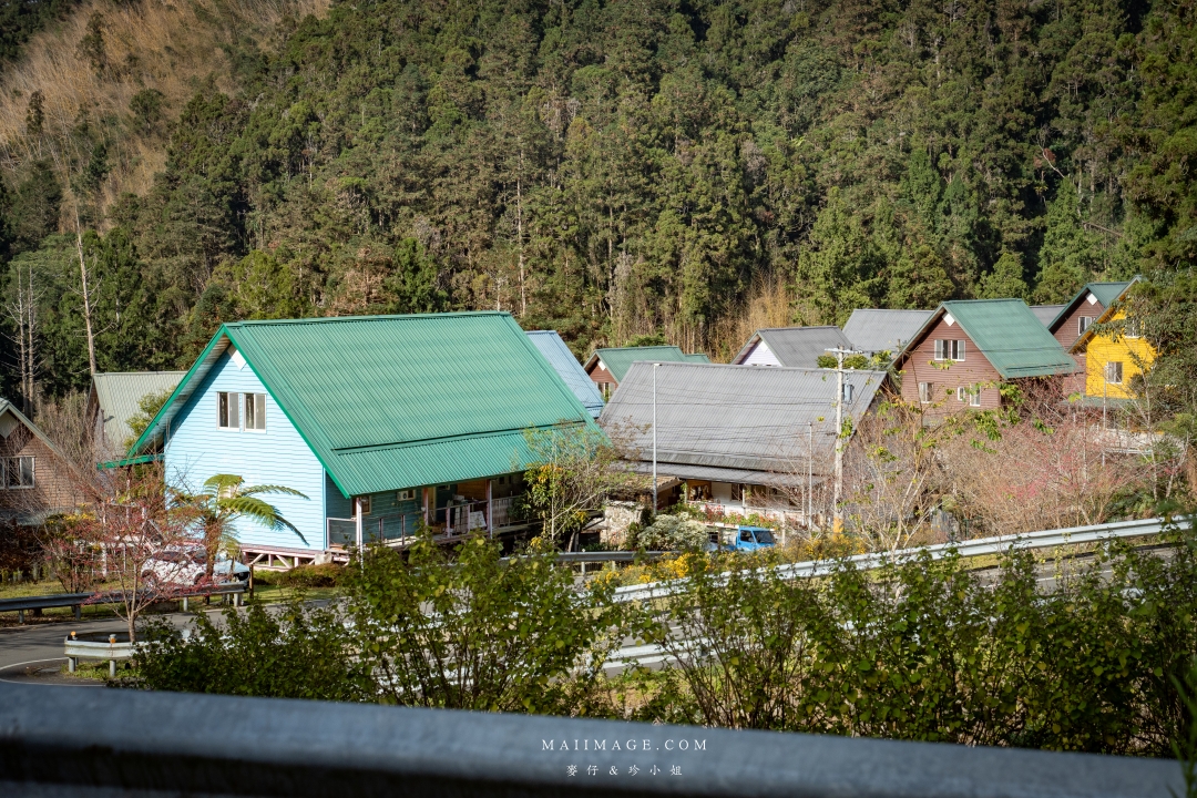 【嘉義散策】嘉義阿里山兩天一夜行程懶人包~ 台版合掌村『得恩亞納社區』、佳鶯風味餐館、井頂咖啡莊園茗茶、觀音瀑布、公興森態園區、奮起湖 【嘉義散策】嘉義阿里山兩天一夜行程懶人包~ 台版合掌村『得恩亞納社區』、佳鶯風味餐館、井頂咖啡莊園茗茶、觀音瀑布、公興森態園區、奮起湖