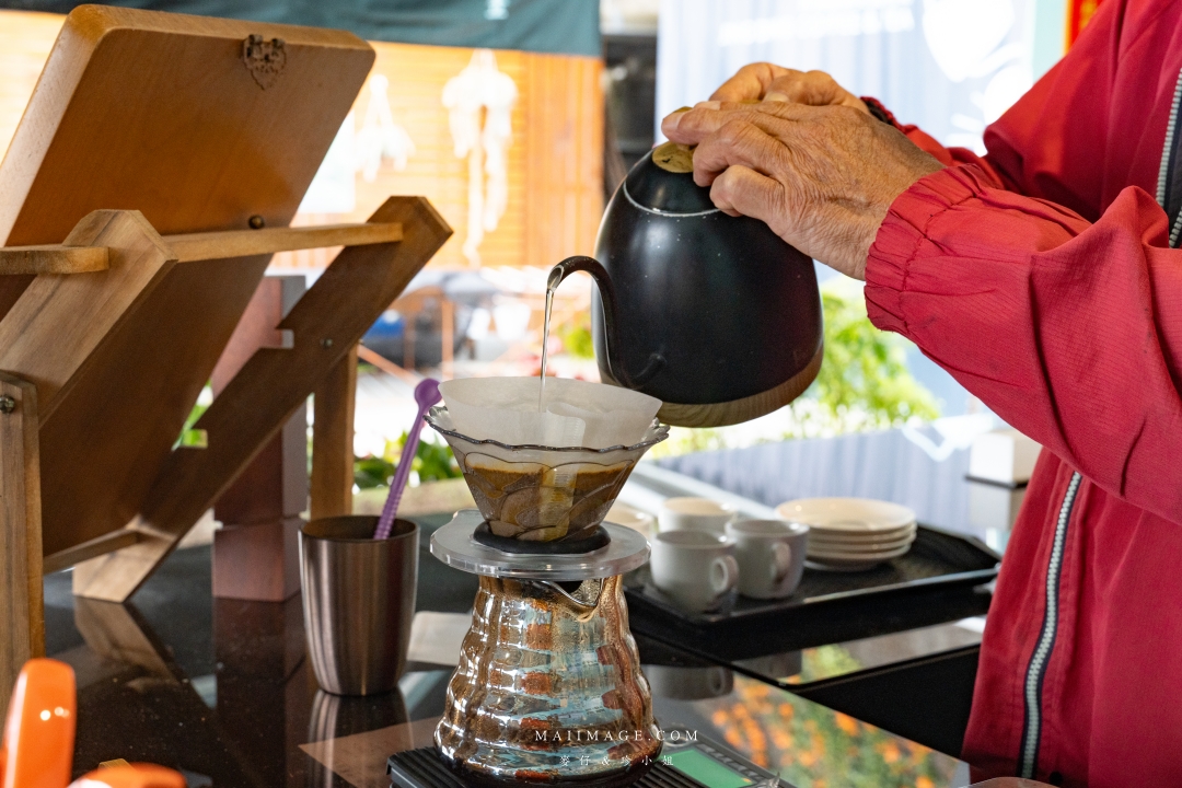 【嘉義散策】嘉義阿里山兩天一夜行程懶人包~ 台版合掌村『得恩亞納社區』、佳鶯風味餐館、井頂咖啡莊園茗茶、觀音瀑布、公興森態園區、奮起湖 【嘉義散策】嘉義阿里山兩天一夜行程懶人包~ 台版合掌村『得恩亞納社區』、佳鶯風味餐館、井頂咖啡莊園茗茶、觀音瀑布、公興森態園區、奮起湖