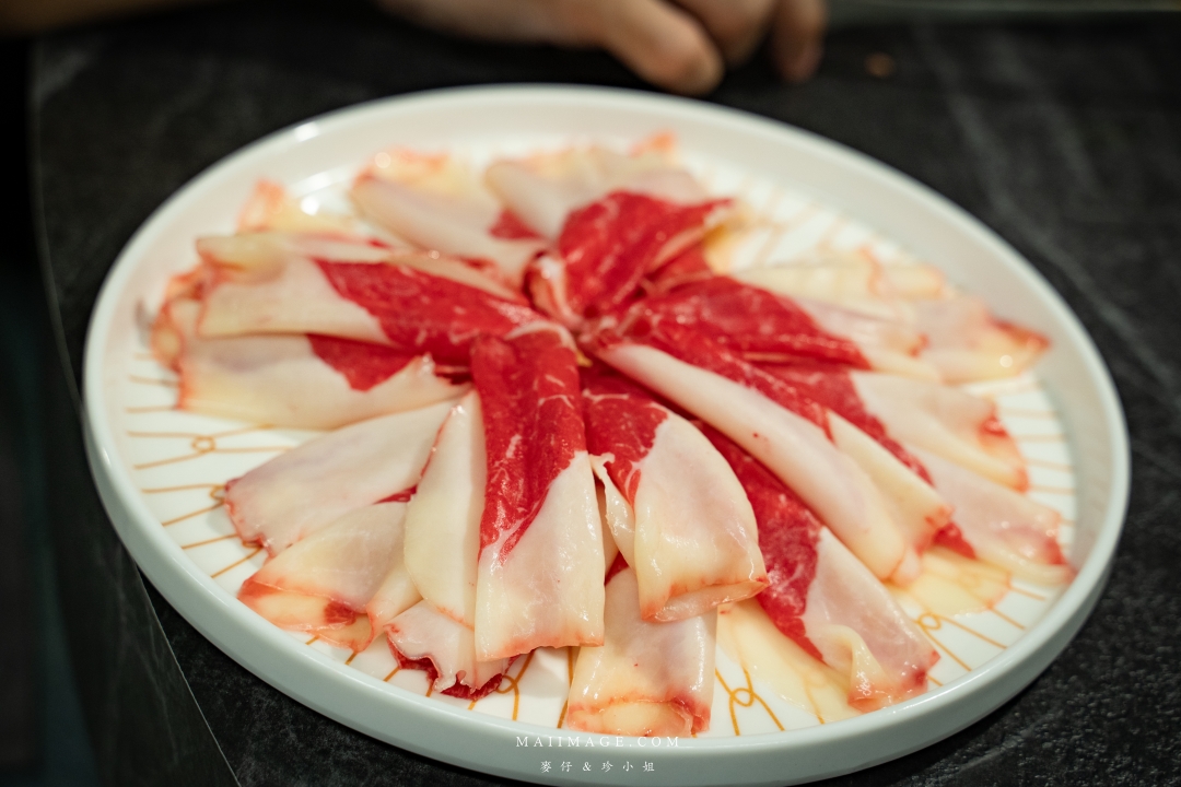 【台北美食】老撈麻辣鍋-順天外科醫院大稻埕店|AI教父黃仁勳麻辣鍋愛店,二店在大稻埕迪化街插旗!大同區美食推薦 【台北美食】老撈麻辣鍋-順天外科醫院大稻埕店|AI教父黃仁勳麻辣鍋愛店,二店在大稻埕迪化街插旗!大同區美食推薦