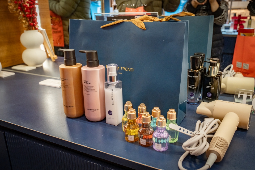 2026大江購物中心～2026的賀歲新面貌『大江南北東西市 萬馬奔騰賀新春』，全國獨家！全年免費停車，大江才是真正的桃園之光！桃園最推薦的購物中心就在大江。