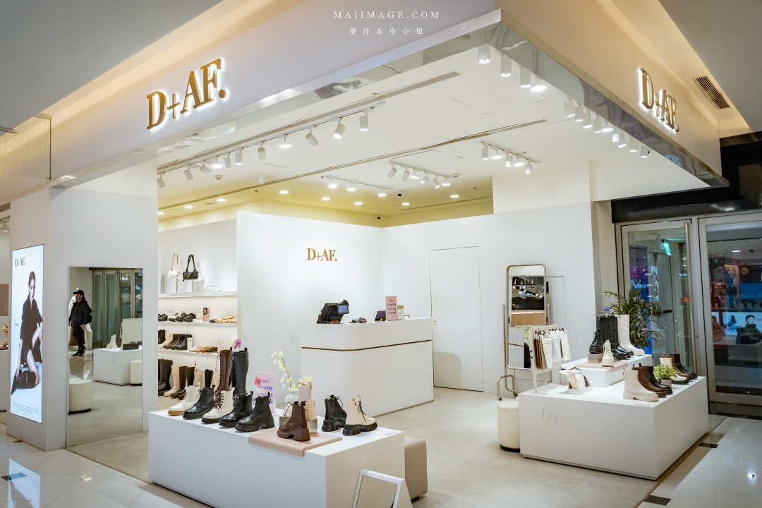 2026大江購物中心～2026的賀歲新面貌『大江南北東西市 萬馬奔騰賀新春』，全國獨家！全年免費停車，大江才是真正的桃園之光！桃園最推薦的購物中心就在大江。