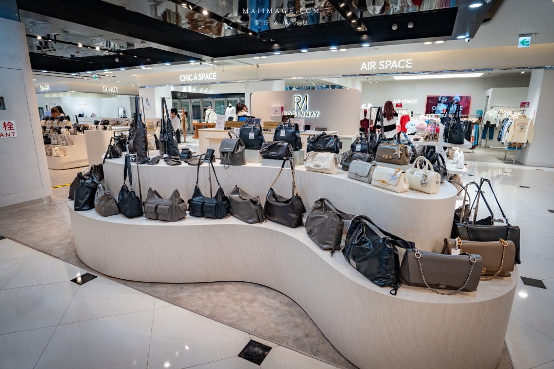 2026大江購物中心～2026的賀歲新面貌『大江南北東西市 萬馬奔騰賀新春』，全國獨家！全年免費停車，大江才是真正的桃園之光！桃園最推薦的購物中心就在大江。