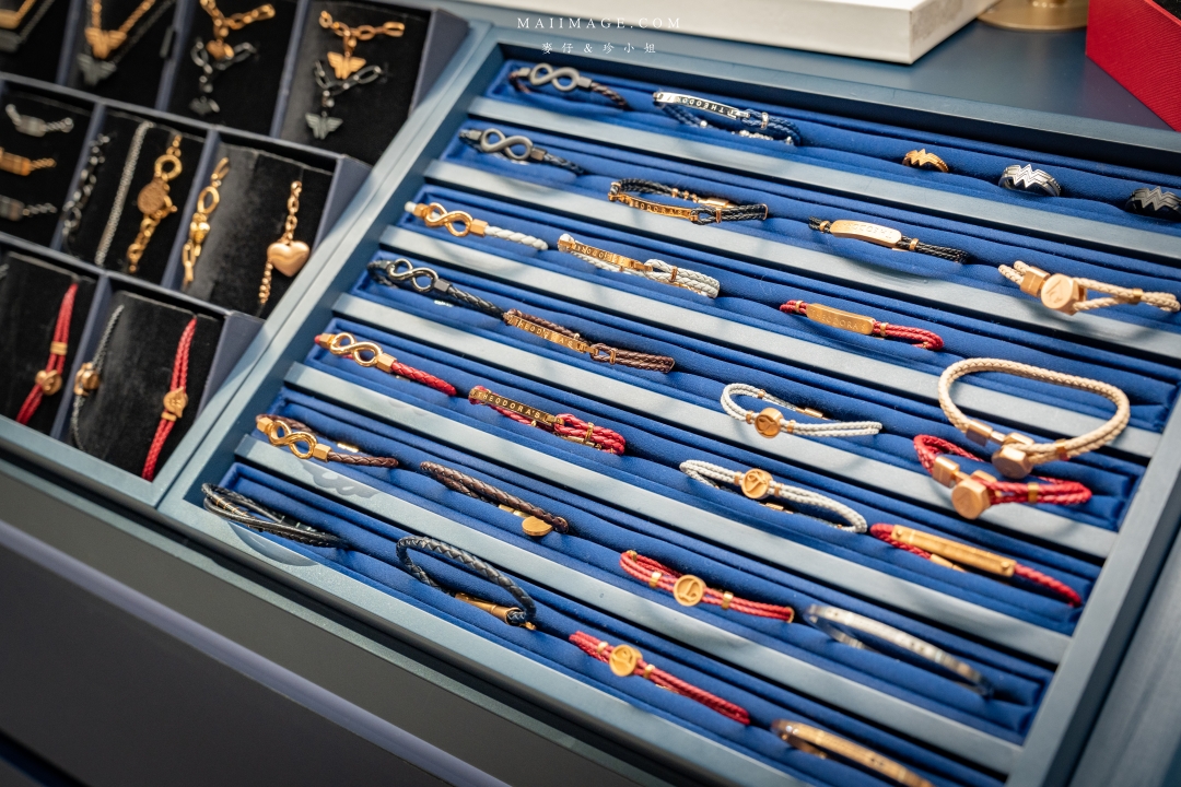 2026大江購物中心～2026的賀歲新面貌『大江南北東西市 萬馬奔騰賀新春』，全國獨家！全年免費停車，大江才是真正的桃園之光！桃園最推薦的購物中心就在大江。