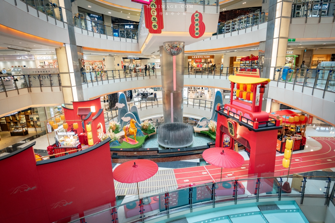 2026大江購物中心～2026的賀歲新面貌『大江南北東西市 萬馬奔騰賀新春』，全國獨家！全年免費停車，大江才是真正的桃園之光！桃園最推薦的購物中心就在大江。