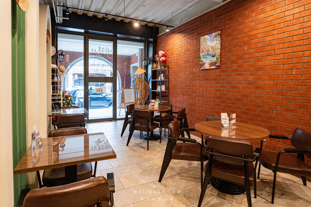 【苗栗美食】啡常美好～苗栗苑裡必訪氣氛咖啡館！百年老宅搖身一變的氣氛咖啡館，餐點水準高選擇多元，手沖精品咖啡必點。啡常美好評價、苑裡老街必吃、寵物友善咖啡廳、苗栗聚餐首選