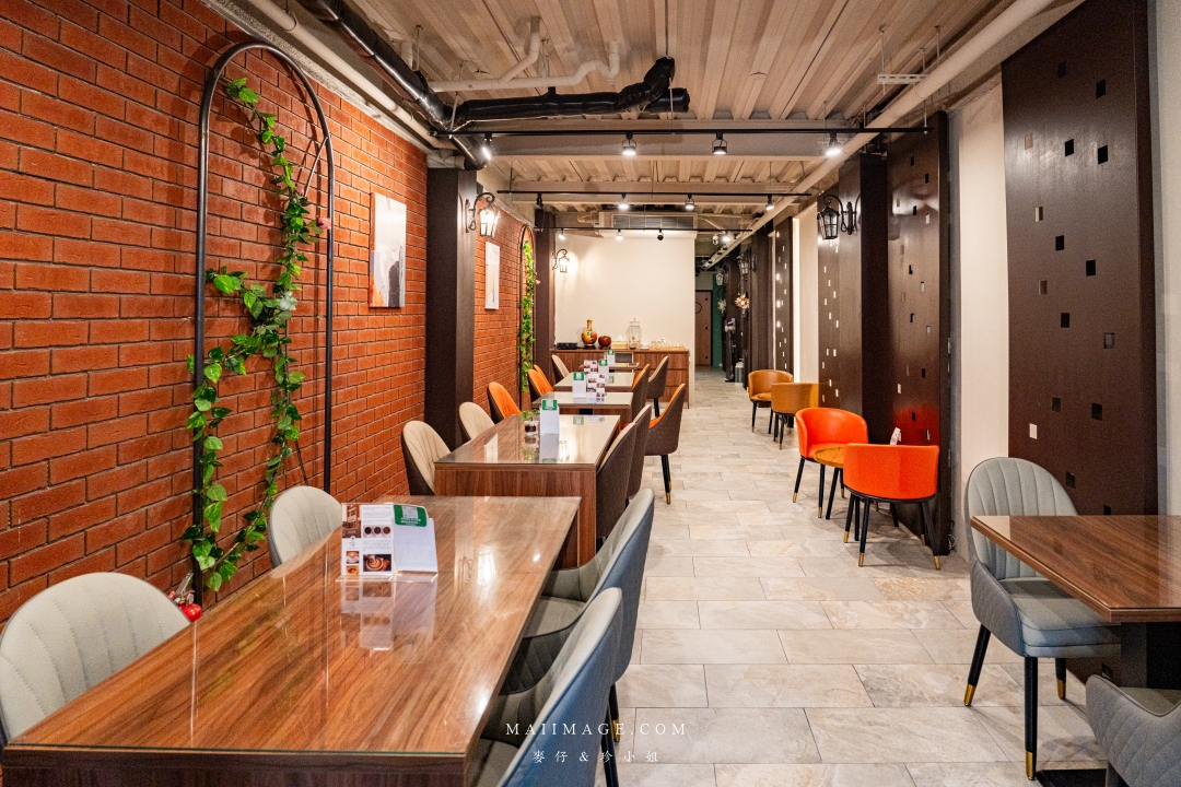 【苗栗美食】啡常美好～苗栗苑裡必訪氣氛咖啡館！百年老宅搖身一變的氣氛咖啡館，餐點水準高選擇多元，手沖精品咖啡必點。啡常美好評價、苑裡老街必吃、寵物友善咖啡廳、苗栗聚餐首選