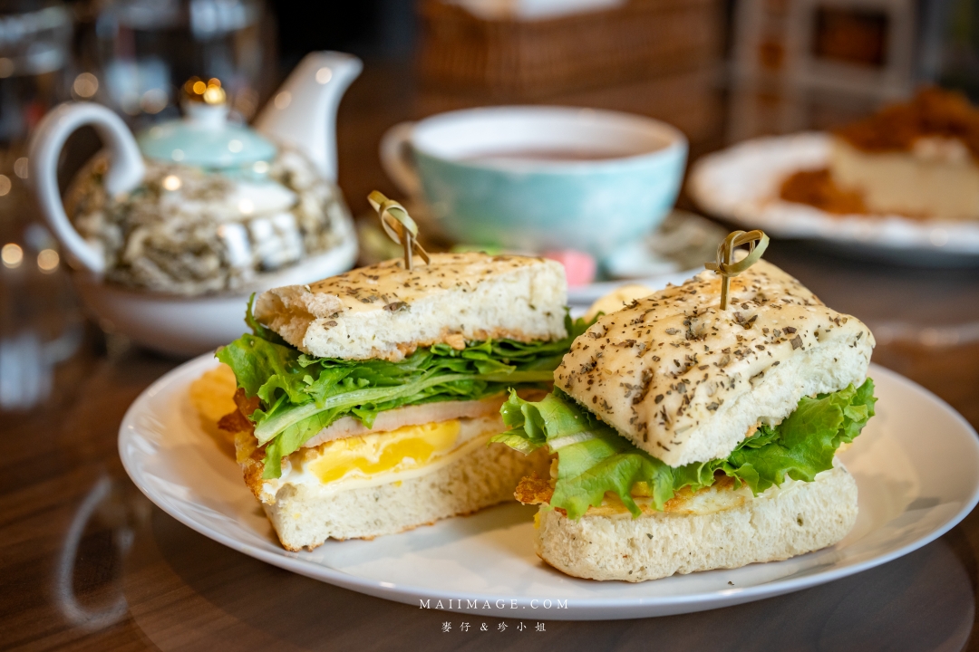 【苗栗美食】啡常美好～苗栗苑裡必訪氣氛咖啡館！百年老宅搖身一變的氣氛咖啡館，餐點水準高選擇多元，手沖精品咖啡必點。啡常美好評價、苑裡老街必吃、寵物友善咖啡廳、苗栗聚餐首選