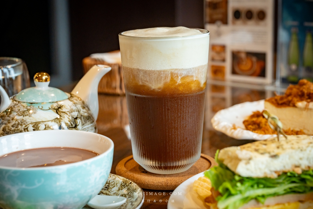 【苗栗美食】啡常美好～苗栗苑裡必訪氣氛咖啡館！百年老宅搖身一變的氣氛咖啡館，餐點水準高選擇多元，手沖精品咖啡必點。啡常美好評價、苑裡老街必吃、寵物友善咖啡廳、苗栗聚餐首選