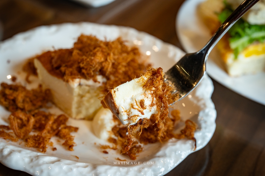 【苗栗美食】啡常美好～苗栗苑裡必訪氣氛咖啡館！百年老宅搖身一變的氣氛咖啡館，餐點水準高選擇多元，手沖精品咖啡必點。啡常美好評價、苑裡老街必吃、寵物友善咖啡廳、苗栗聚餐首選