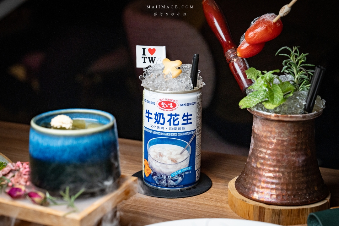 【台北美食】RAY DARTS Taipei Bar～網路評論破千則分數高達4.9顆星的飛鏢酒吧！調酒選擇多又很有梗，西門町酒吧推薦。