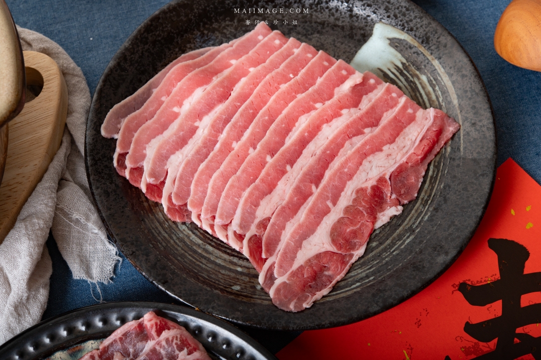 【2026年菜推薦】這一鍋馬馳萬象圍爐年菜~在家享受餐廳級圍爐饗宴、湯底與精緻食材一次搞定、A5和牛輕鬆享用,讓年味與幸福感同時升溫 【2026年菜推薦】這一鍋馬馳萬象圍爐年菜~在家享受餐廳級圍爐饗宴、湯底與精緻食材一次搞定、A5和牛輕鬆享用,讓年味與幸福感同時升溫