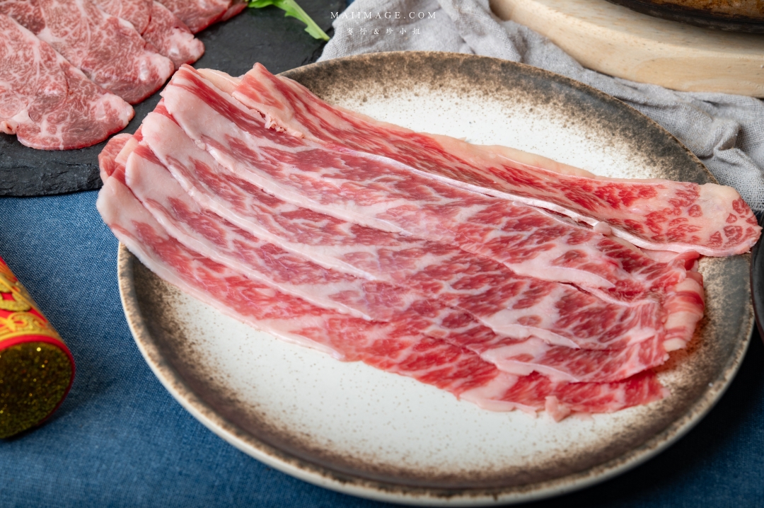 【2026年菜推薦】這一鍋馬馳萬象圍爐年菜~在家享受餐廳級圍爐饗宴、湯底與精緻食材一次搞定、A5和牛輕鬆享用,讓年味與幸福感同時升溫 【2026年菜推薦】這一鍋馬馳萬象圍爐年菜~在家享受餐廳級圍爐饗宴、湯底與精緻食材一次搞定、A5和牛輕鬆享用,讓年味與幸福感同時升溫