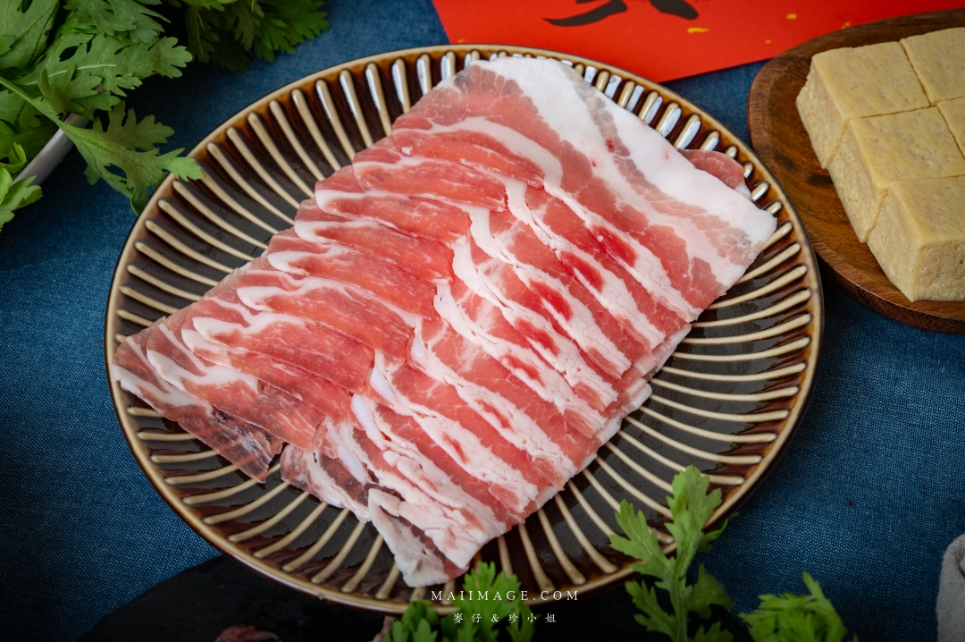 【2026年菜推薦】這一鍋馬馳萬象圍爐年菜~在家享受餐廳級圍爐饗宴、湯底與精緻食材一次搞定、A5和牛輕鬆享用,讓年味與幸福感同時升溫 【2026年菜推薦】這一鍋馬馳萬象圍爐年菜~在家享受餐廳級圍爐饗宴、湯底與精緻食材一次搞定、A5和牛輕鬆享用,讓年味與幸福感同時升溫