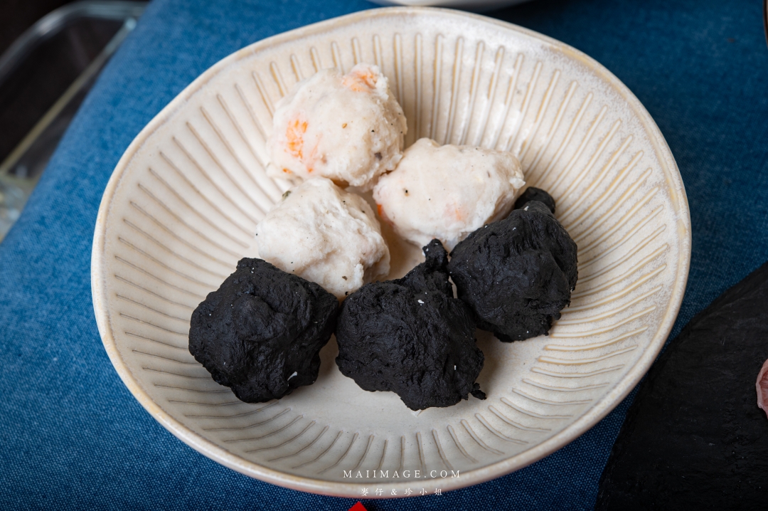 【2026年菜推薦】這一鍋馬馳萬象圍爐年菜~在家享受餐廳級圍爐饗宴、湯底與精緻食材一次搞定、A5和牛輕鬆享用,讓年味與幸福感同時升溫 【2026年菜推薦】這一鍋馬馳萬象圍爐年菜~在家享受餐廳級圍爐饗宴、湯底與精緻食材一次搞定、A5和牛輕鬆享用,讓年味與幸福感同時升溫