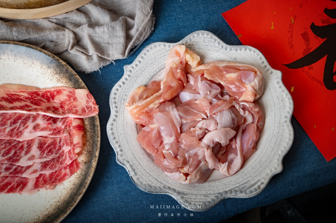 【2026年菜推薦】這一鍋馬馳萬象圍爐年菜~在家享受餐廳級圍爐饗宴、湯底與精緻食材一次搞定、A5和牛輕鬆享用,讓年味與幸福感同時升溫 【2026年菜推薦】這一鍋馬馳萬象圍爐年菜~在家享受餐廳級圍爐饗宴、湯底與精緻食材一次搞定、A5和牛輕鬆享用,讓年味與幸福感同時升溫